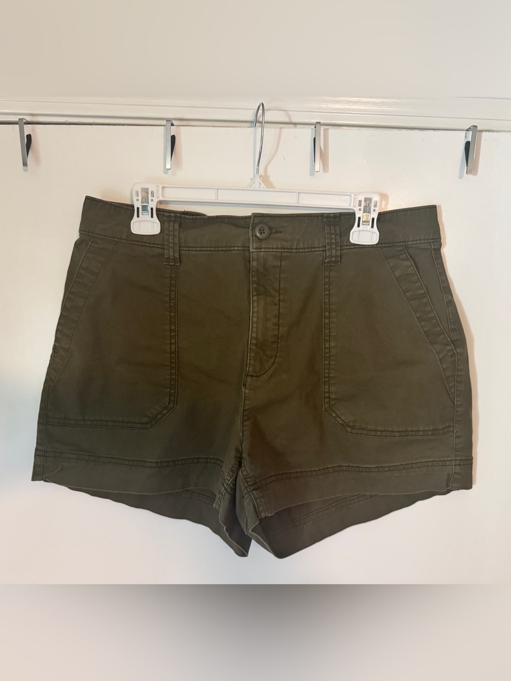 Women’s Old Navy High Rise OG Chino shirt size L